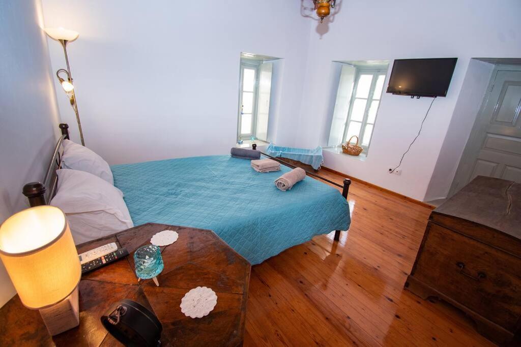 Iolis Loft Hydra Apartment Bagian luar foto