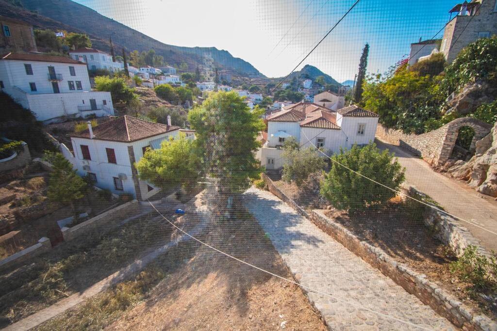 Iolis Loft Hydra Apartment Bagian luar foto