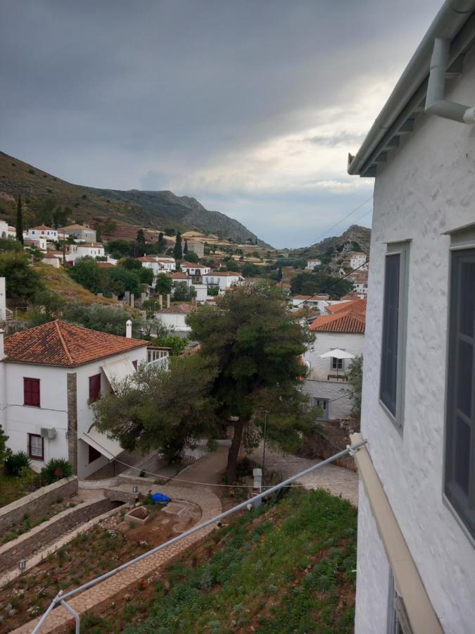 Iolis Loft Hydra Apartment Bagian luar foto