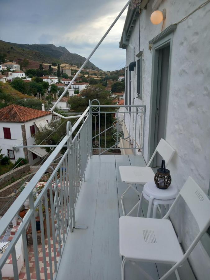 Iolis Loft Hydra Apartment Bagian luar foto