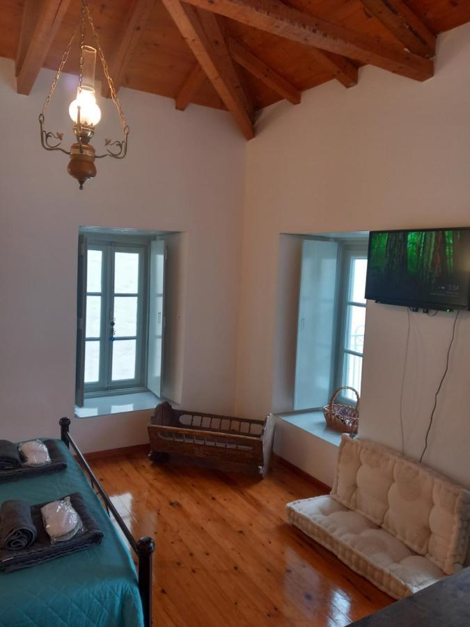 Iolis Loft Hydra Apartment Bagian luar foto
